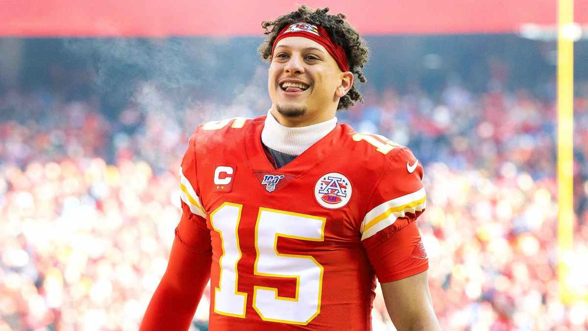 Patrick Mahomes's Contract Shows the Gap in Pro Sports Paydays